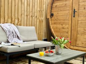 4 Bed Luxury home,Sauna,Hot tub,Sleeps 9