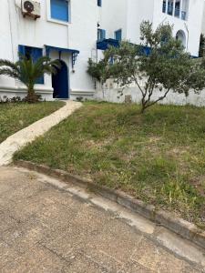 Amazing beach front apt access to private beach