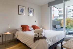 Chic Las Condes Apt Pool & Gym for 3 Guests