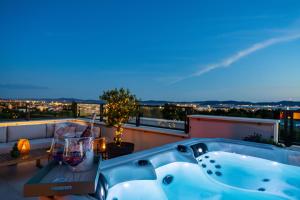 Sky Lounge & More - Rooftop Wellness & Gym