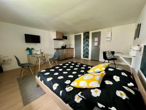 Studio Kyoto cosy jardin tout équipé pour les pros à 5min Gare