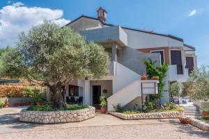 Apartments Villa Ana