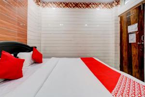Hotel O Aroma Classic Near Nampally Main Railway station