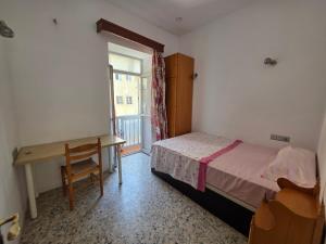 Preciosa Habitación privada comoda centro malaga Wi-Fi