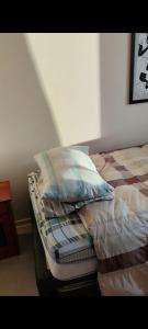 Central apartment with laundry facilities, private bathroom, and balcony