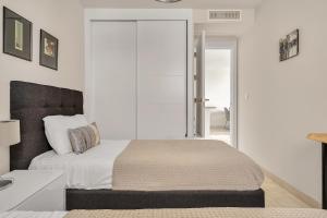 Mountain Views & Padel 2BR Casa Banderas