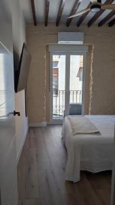 Newly Renovated 3BR Oasis with AC - Steps to Beach