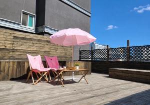 Dongdaemun l 3 Rooms for 10 People l Air Conditioning inRooms l 2-min Walk to Subway l Rooftop Terrace l Free Parking