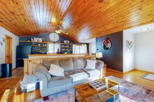 Big St Germain Hideaway