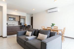 Hermoso Departamento frente a Midtown con Parking