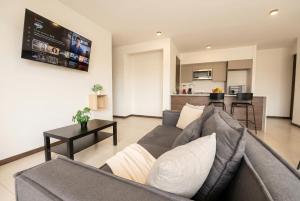 Hermoso Departamento frente a Midtown con Parking
