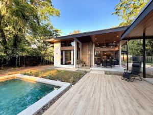 Casa Elena, A brand new home with pool, wifi and sleeps 6