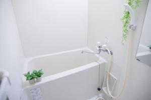 Guest House HAMAYA 大国町駅から1分,難波駅まで1駅2分の好立地