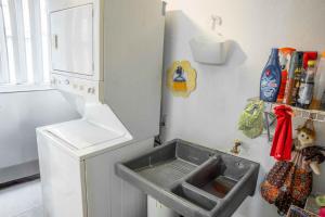 Quiet & ideal bedroom in Del Valle