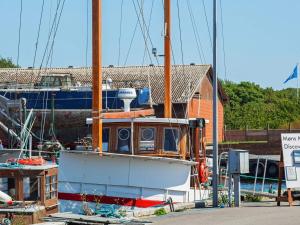 6 person stay in Borre