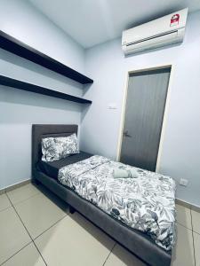 Manhattan Homes at i-City - WiFi TV Box & 1 Car Park