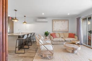 Relaxed 2 Bed Coastal Stay Near the Lake