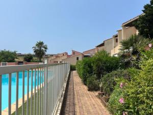 T1 bis 150 M de la plage Agosta avec piscine