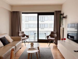 Cozy Coastal Apartment with Dual Terraces