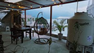 Encanto junto al lago en la zona viva