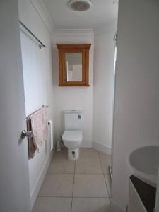 Spacious and Comfortable Stay, Central Location