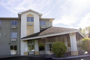 Baymont by Wyndham Maumee Toledo