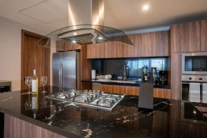 Luxury 3BR Penthouse with Private Rooftop