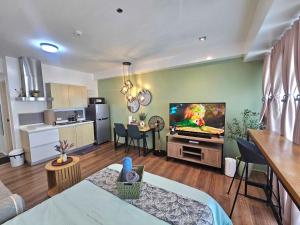 Lil Olive Spot at SOHO Central Condo in front of Edsa Shangri-la Mall