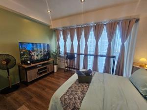 Lil Olive Spot at SOHO Central Condo in front of Edsa Shangri-la Mall
