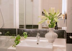 DEI Dorado Apartment Westllake View Center HaNoi