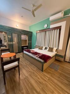 Hotel White House