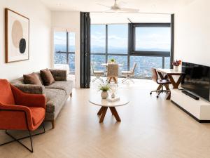 The Skyline Atelier | City & River Views