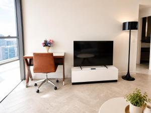 The Skyline Atelier | City & River Views