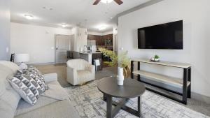 Landing Chic 3BD Clubhouse
