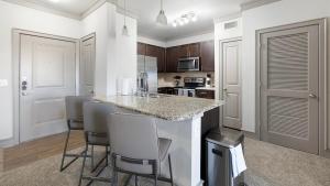 Landing Chic 3BD Clubhouse