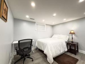 Spacious 3BR Basement Suite near UTSC, Free Parking & WiFi