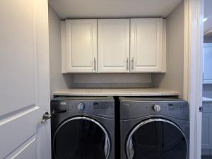 Spacious 3BR Basement Suite near UTSC, Free Parking & WiFi