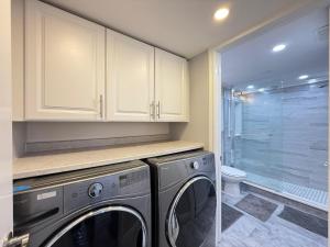 Spacious 3BR Basement Suite near UTSC, Free Parking & WiFi