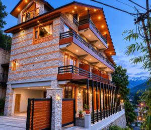 The Alpine Escape, Manali - A Beautiful Cottage in Clouds