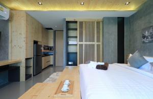 Relife Windy by Holy Cow, Japanese-style studio, 10 min to NaiHarn Beach