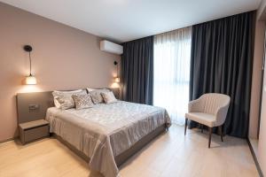 Black Vanilla Apartment