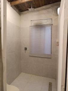 Cabaña con piscina privada en La Cumbre entrada por la vía al mar