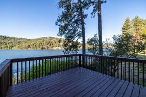 Lakefront Cabin with Private Beach and Dock