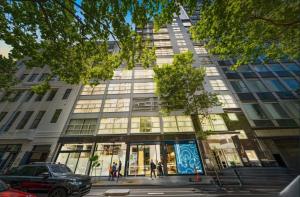 Stylish City Pad Over Collins with Study Desk