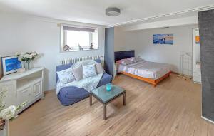 1 Bedroom Nice Apartment In Pleubian