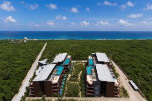 1BR Apartment - Free Beach Club Access & Sea View Rooftop Pools