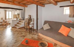 3 Bedroom Stunning Home In La Motte-Chalancon