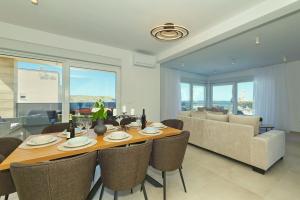 Villa Charlotta, sea view , pool, near beach