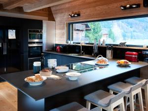 Luxury Alpine Chalet In Samoëns