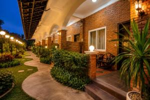 Kravan Siem Reap Boutique Villa